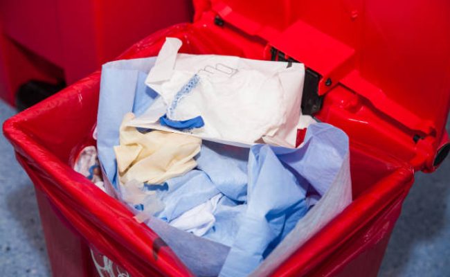 Medical and biological risk waste in a specific bin